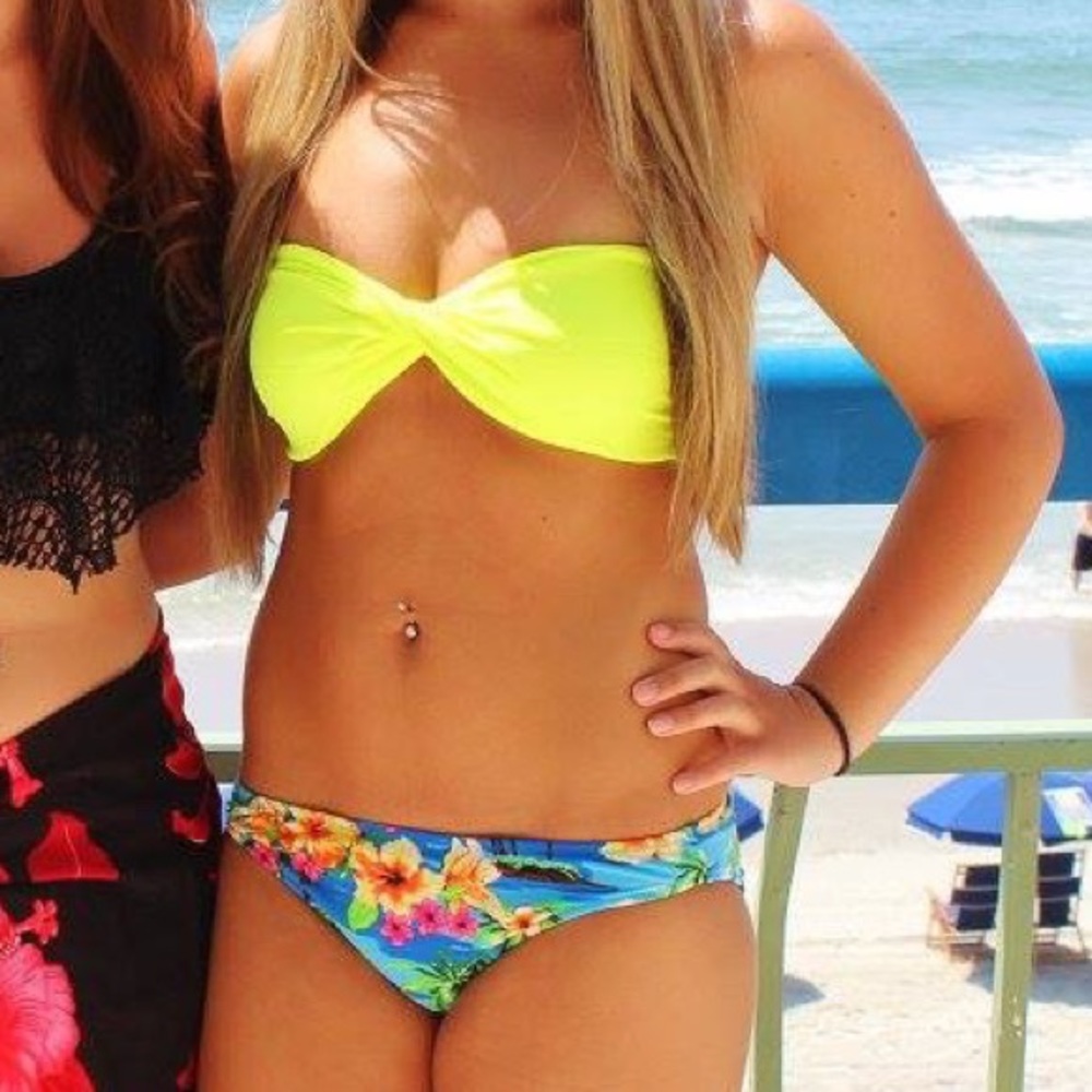Strapless bikini set